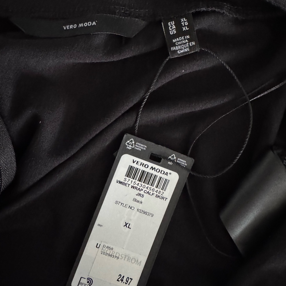 Vero Moda Black Asymmetrical Wrap Skirt - Picture 3 of 11